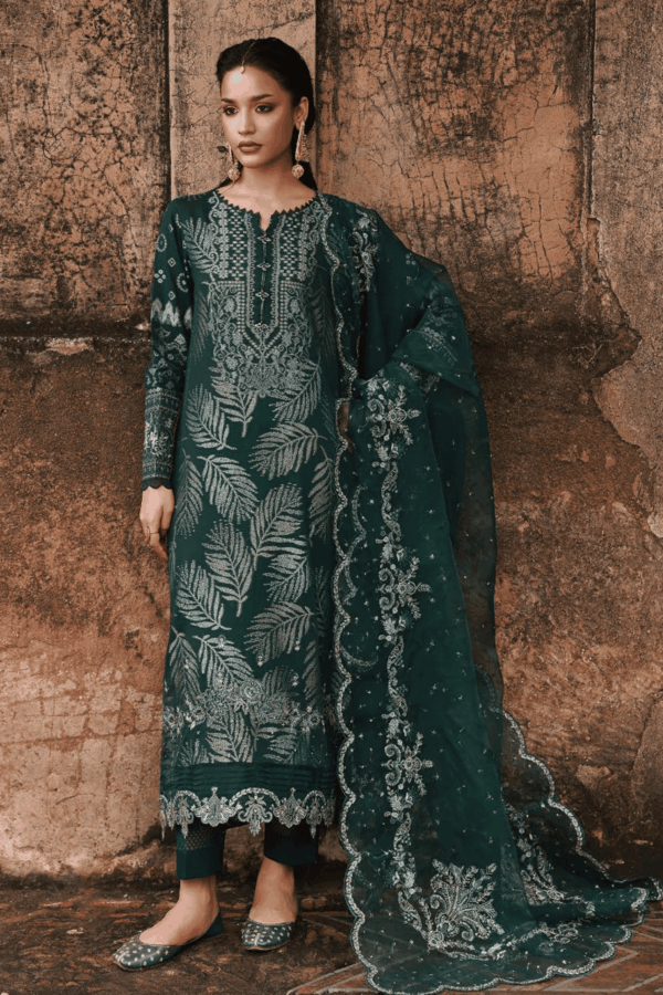 Classic 3-Piece Dress with Fine Embroidered