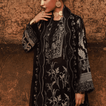 Classic 3-Piece Dress with Fine Embroidered