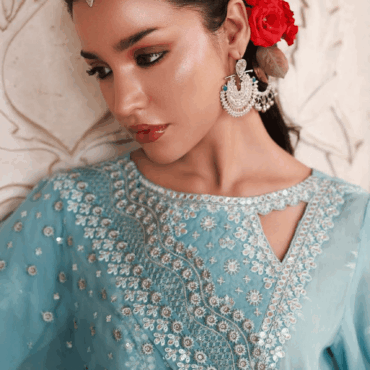 Classic 3-Piece Dress with Fine Embroidered