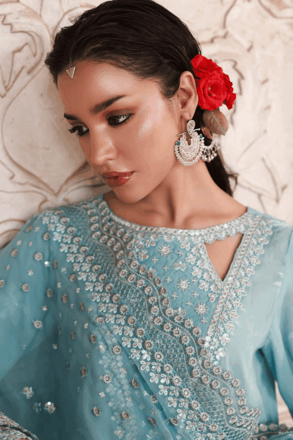 Classic 3-Piece Dress with Fine Embroidered
